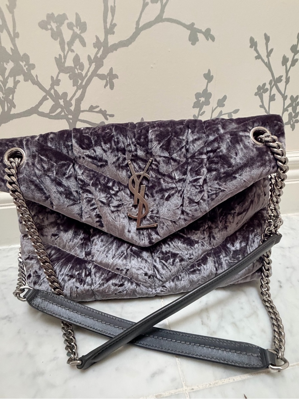 Saint Laurent Small Loulou Puffer Shoulder Bag in Iron Grey Crushed Velvet - Picture 5 of 5